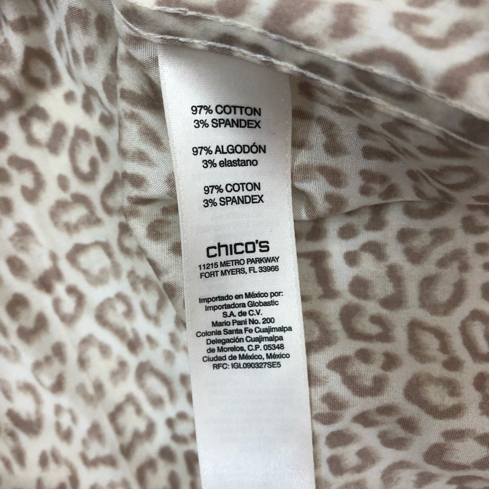 Chico’s no iron animal print button down cream - Picture 8 of 8